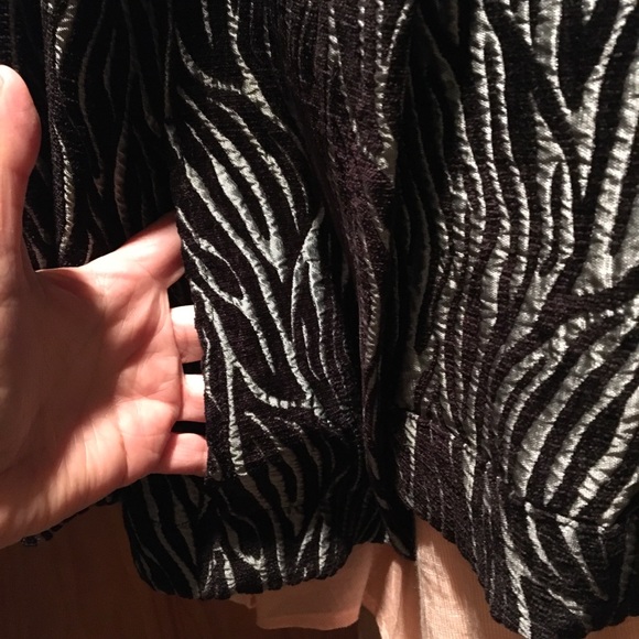 CHICO’S LIGHT JACKET - Picture 4 of 4